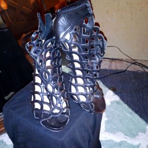 Vince Camuto heels. "FONTANELA"